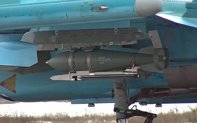 Phát hiện ăng ten CRPA mới trên bom lượn tầm xa UMPB-5R