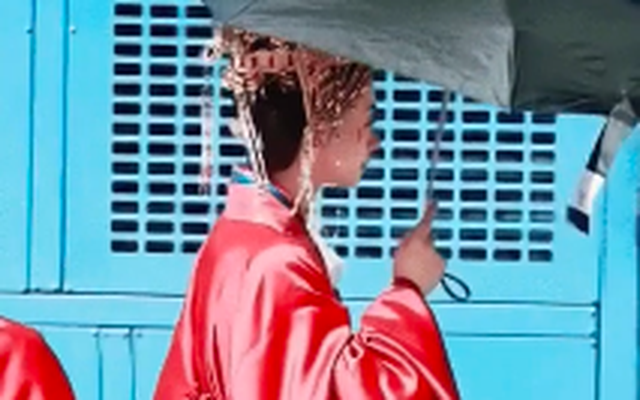 Cả đời chưa thấy mỹ nhân cổ trang nào xấu cỡ này: Mặc váy cưới mà như hóa cương thi, 360 độ toàn góc chết