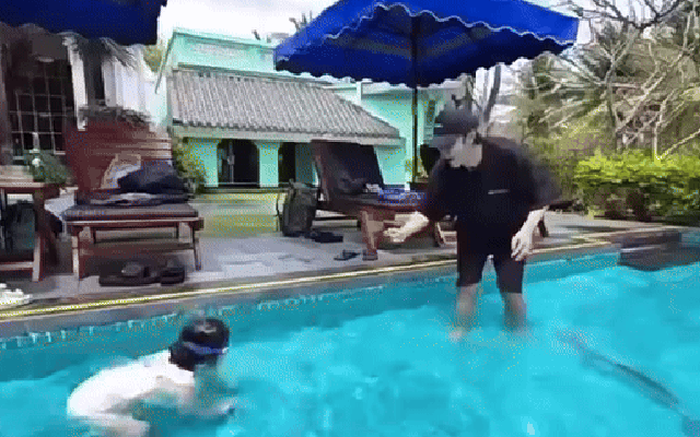 Ca sĩ T. bị cấm diễn đã có 2 con ngoài giá thú với trợ lý nhưng giấu nhẹm mấy năm qua?