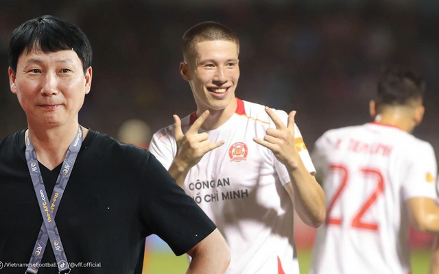 Việt kiều "khổng lồ" bất ngờ đi vào lịch sử bóng đá Việt Nam