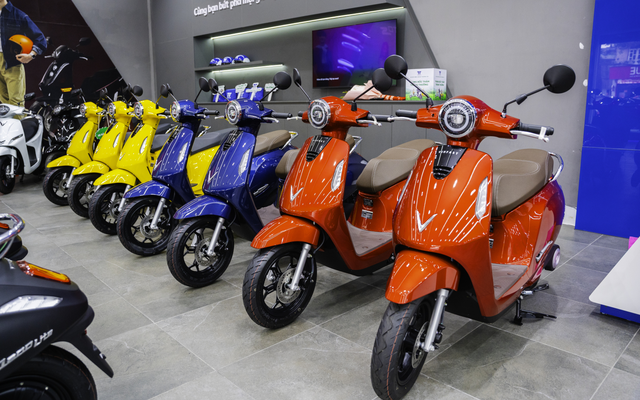 Hà Nội dự kiến chi tiền cho người dân mua xe máy điện: Giá xe VinFast, Honda, Yamaha sau hỗ trợ thế nào?