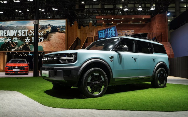 Ford Bronco lần đầu có bản thuần điện: Giá quy đổi ngang Territory tại Việt Nam, chạy 650km/sạc