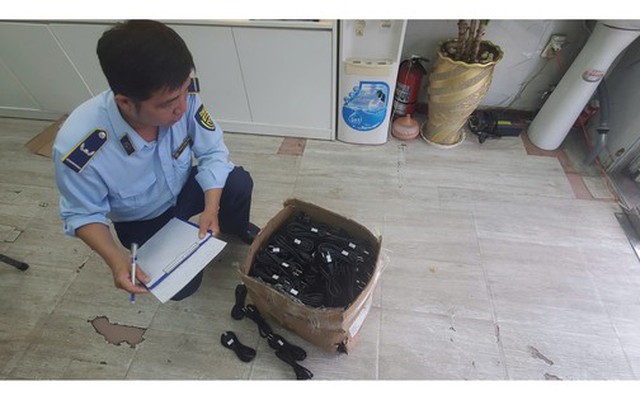 TPHCM: Ba doanh nghiệp vàng bị phạt, tịch thu hơn 54 gram vàng trang sức