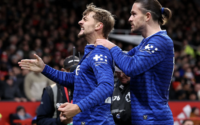 Cầu thủ Everton tát nhau, Man United vẫn thua sốc trên sân nhà