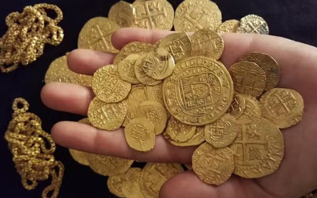 Đào hồ bơi ở vườn, người đàn ông phát hiện kho báu vàng trị giá 21 tỷ đồng: Chính quyền lập tức vào cuộc