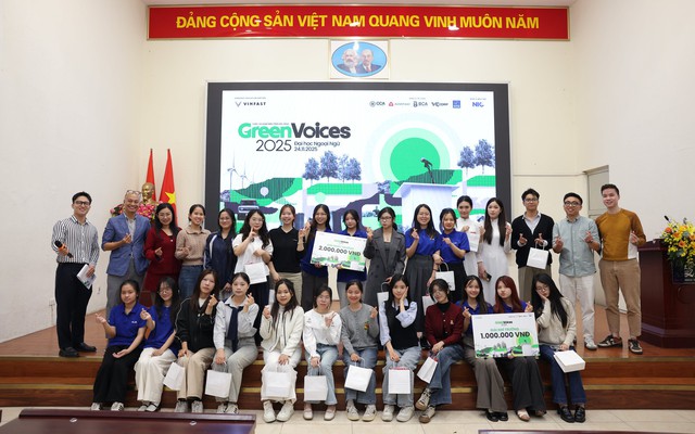 ‘Đừng tin những gì đọc trên mạng, hãy tự trải nghiệm’: Khi sinh viên Hà Nội lên tiếng và biến Green Voices 2025 thành sân chơi tranh biện ‘nóng’ nhất về xe điện