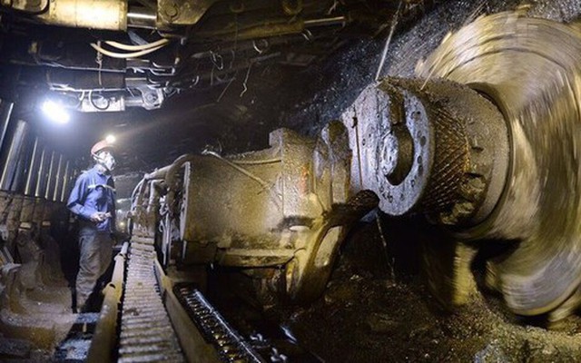 Mũi khoan xuyên lòng đất dưới mức -300m, mở lối khai phá mạch "vàng đen" chiến lược