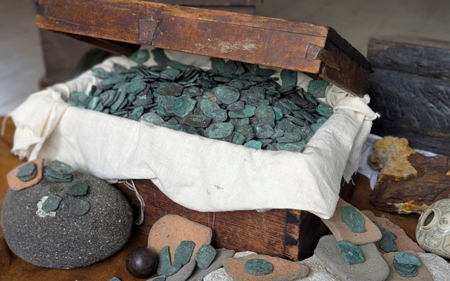 Phát hiện 3 tấn vàng, 15 tấn bạc có giá trị gần 10.000 tỷ đồng trên một nhóm xác 12 con thuyền đắm