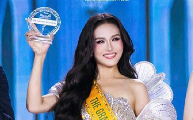 Nữ ca sĩ 30 tuổi cao 1m63 thi Hoa hậu: "Tôi là thí sinh thấp nhất"