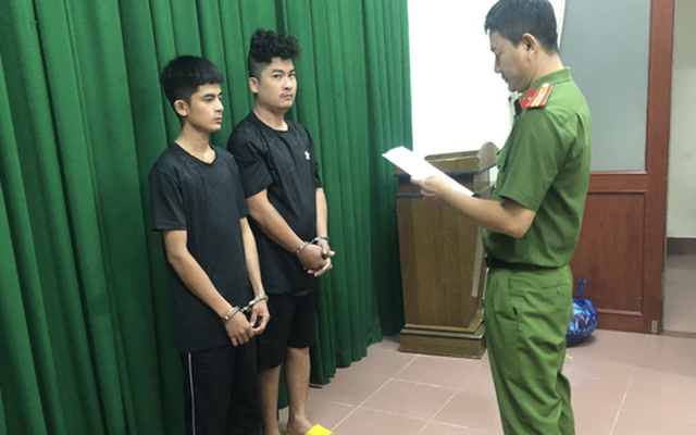 Danh tính 2 nghi phạm giết người tại quán karaoke