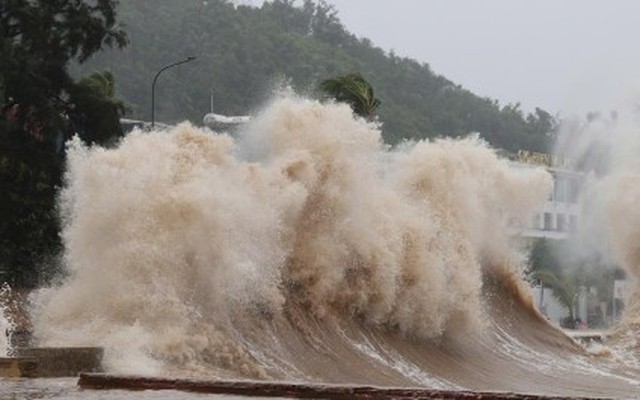 Chuyên gia phân tích điểm bất thường của bão số 15 Koto