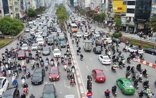 Hà Nội chính thức cấm xe máy xăng vào 9 phường phát thải thấp theo khung giờ từ 1/7/2026