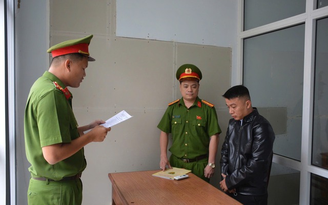 Bắt nhân viên Trần Hồng Huy sinh năm 1990