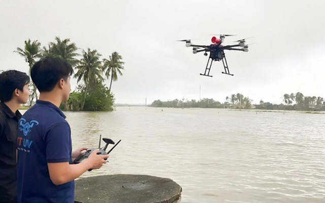 CT Group khẩn trương phát triển UAV kén nổi siêu nặng cứu được nhiều người, nhà robot chống lụt