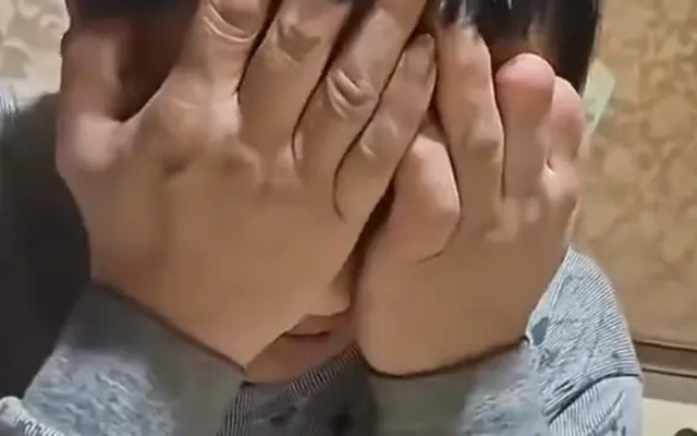 Đi làm rồi vẫn tiêu hết 24 triệu đồng của bố trong vòng 1 tuần, bị chỉ trích vẫn thản nhiên: "Có gì sai à, nhà tôi đâu chết đói!"