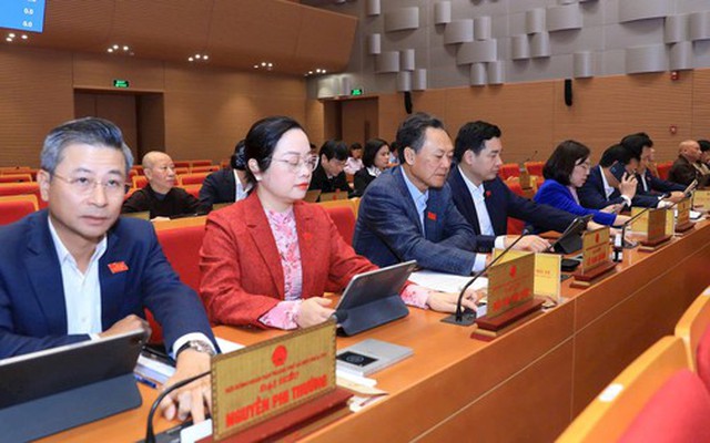 Ban hành chính sách cho cán bộ ngoài chỉ tiêu biên chế nghỉ việc