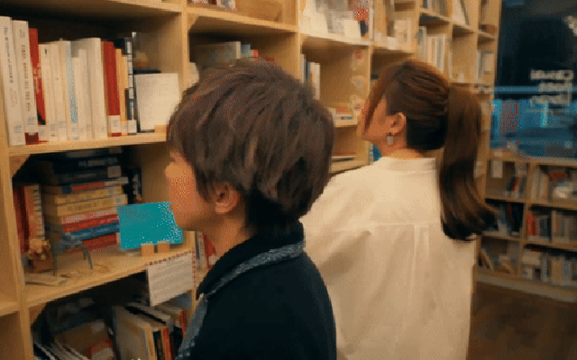 Rầm rộ tin 2 nữ ca sĩ nổi tiếng hẹn hò đồng tính, nhìn số năm đồng hành bên nhau mà kinh ngạc