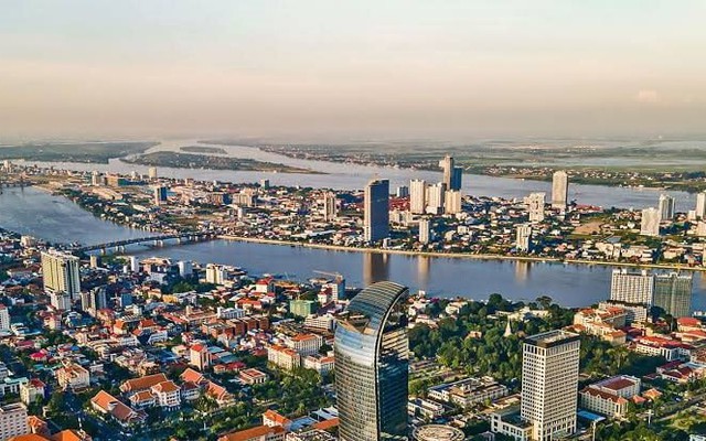 Tăng trưởng có dấu hiệu suy giảm, Campuchia bị cảnh báo