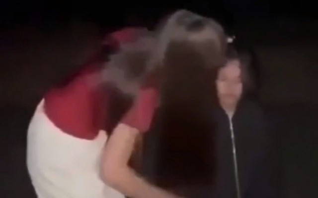 Xác minh vụ cô gái bị bắt quỳ, túm tóc hành hung trong đêm ở Quảng Trị