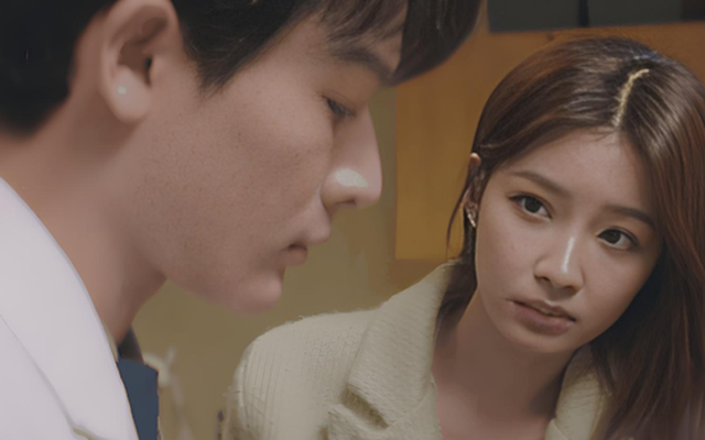 Từ ngày lén kiểm tra điện thoại của chồng, tôi thấy yêu anh nhiều hơn bao giờ hết và chỉ muốn ôm anh thật lâu!