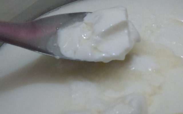 Sữa chua “tách nước” có phải đã hỏng?