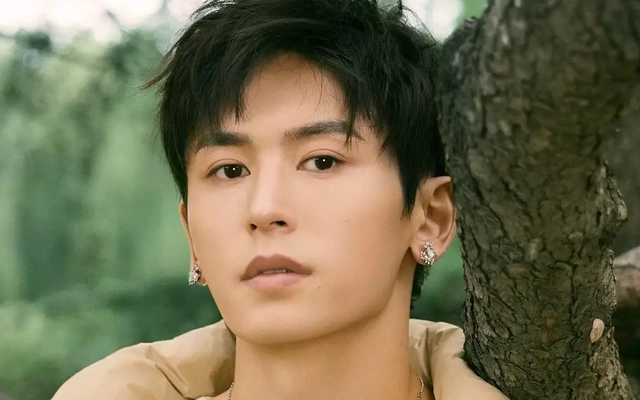 Mỹ nam bị cấm sóng 4 năm bất ngờ quay trở lại