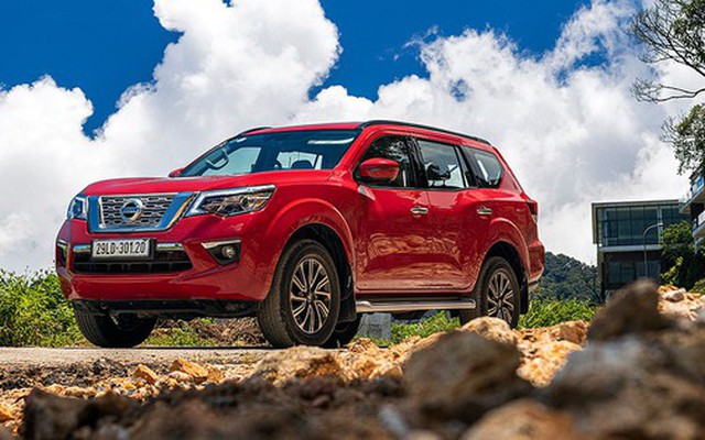 Mẫu SUV cỡ D giảm giá một nửa