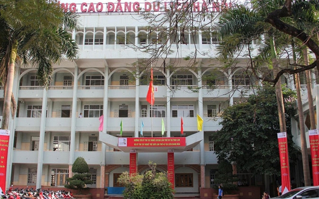 Sinh viên bức xúc vì chỉ nhận 940 nghìn đồng tiền hỗ trợ A80: Hiệu trưởng nói còn hơn 500 nghìn đợt 2