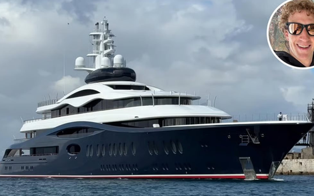 Chuẩn bị cho kỳ nghỉ đông, ông chủ của Facebook vừa chi gần 7 tỷ để 'đổ xăng' cho chiếc siêu du thuyền trị giá hơn 7.000 tỷ