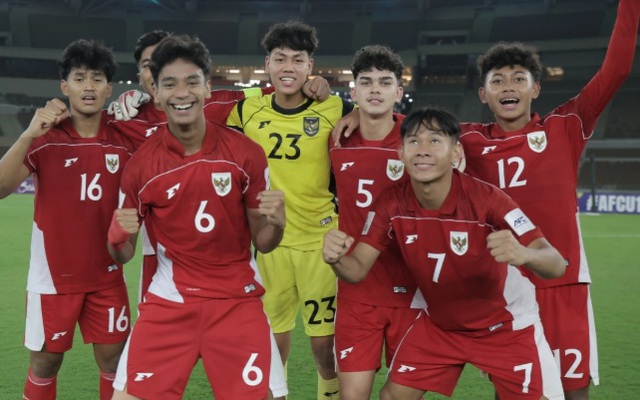 Đá World Cup, tuyển Indonesia nhận thông điệp đầy bất ngờ từ HLV Brazil