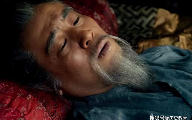 Hay tin Lưu Bị mất ở Bạch Đế thành, cả nước Ngụy hân hoan, chỉ có một người lặng lẽ rơi lệ: Đó là ai?