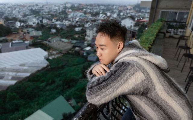 Nam ca sĩ sở hữu nhiều nhà, có mối tình kéo dài chỉ 10 ngày, U40 chưa vợ con