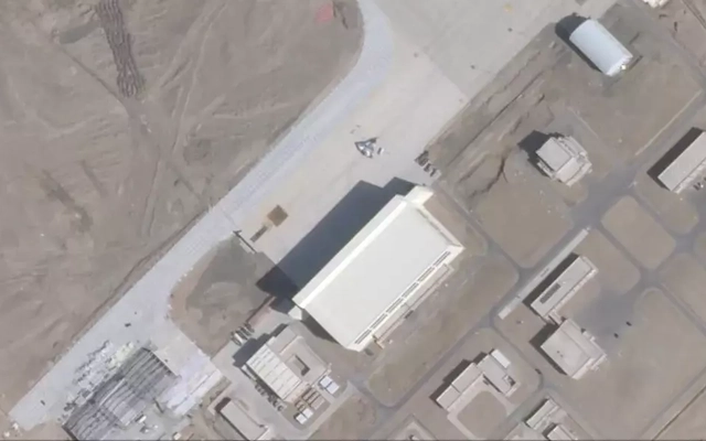 Máy bay tàng hình thế hệ mới đồng loạt xuất hiện tại căn cứ bí mật của Trung Quốc