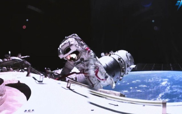 Tàu vũ trụ Trung Quốc bất ngờ gặp sự cố, 3 phi hành gia buộc phải tạm hoãn kế hoạch trở về Trái đất