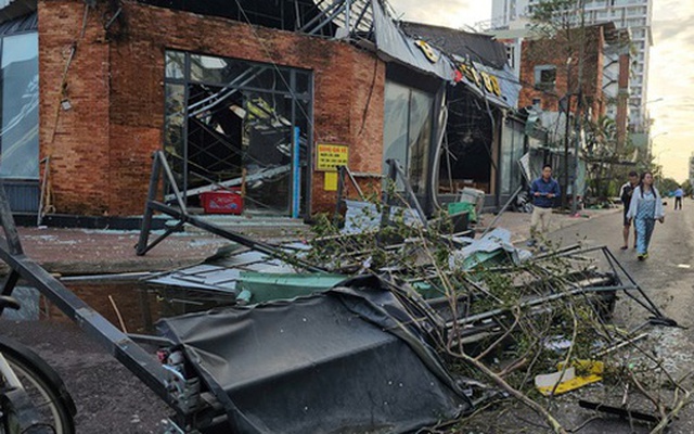 Bão số 13 Kalmaegi khiến 5 người chết, hơn 2.600 nhà bị sập, hư hỏng và tốc mái