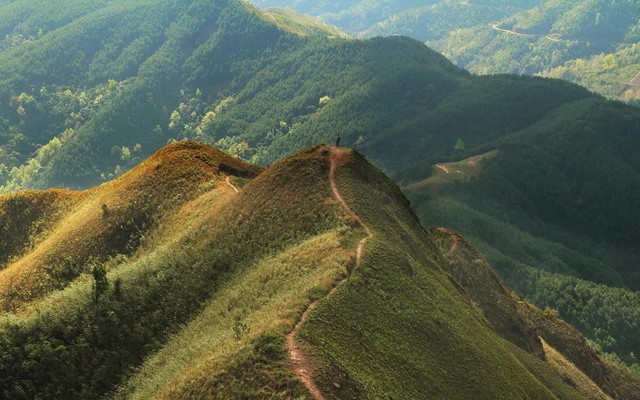 Ngoài biển, Quảng Ninh còn có 1 vùng núi nhiều người chưa biết: Đang vào mùa đẹp nhất, cảnh như phim