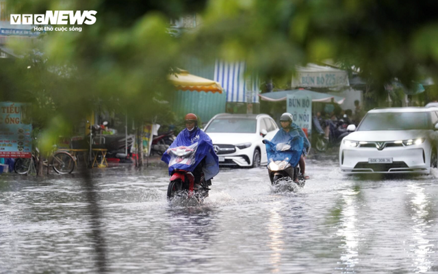 Chuyên gia: Bão Fung-wong khả năng vào Biển Đông đầu tuần tới
