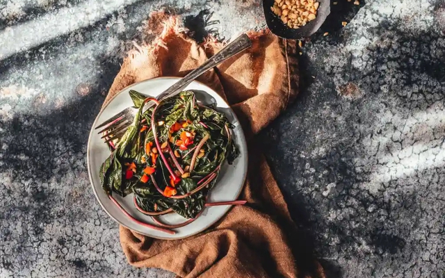 Loại rau nhiều sắt hơn thịt bò, người Trung Quốc quý như “vàng”: Mọc đầy Việt Nam