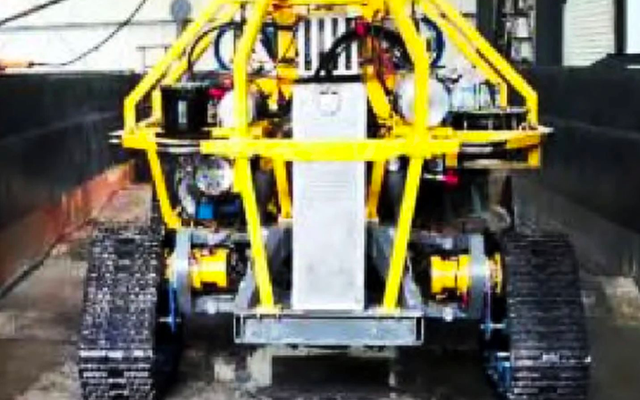 Phát hiện cỗ máy lạ di chuyển bằng dải xích dưới độ sâu 2.000 mét, âm thầm  truy vết 7,3 tỷ tấn kho báu kim loại hiếm