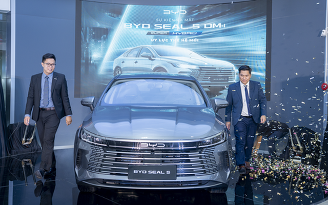 Hàng trăm khách đổ về BYD Tiền Giang: Mẫu sedan mới "chào sân" với kỷ lục 1.200km, "uống" 0,8L xăng/100km