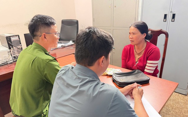 Bắt Vũ Thị Hồng sinh năm 1979