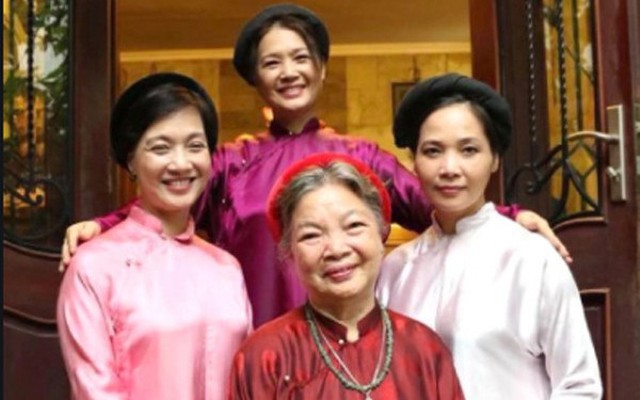 Cuộc đời nữ NSƯT là mẹ của ba mỹ nhân màn ảnh Việt, giờ không còn nhận ra con gái út