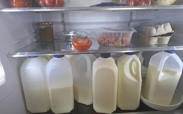 Đi khám xương, chàng trai bất ngờ phát hiện ung thư gan vì uống sữa sai cách