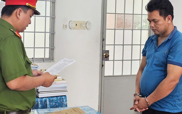 Huỳnh Văn Nhí bị bắt tạm giam vì dụ bé gái vào nhà nghỉ để xâm hại