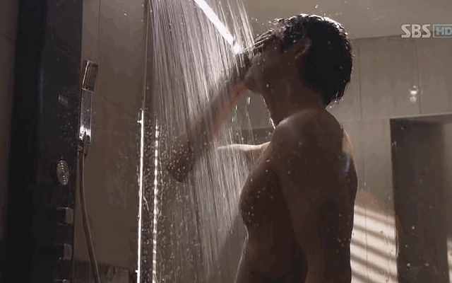 Mới nhất vụ sao hạng A bị tố là "tú ông" khiến một gia đình tan vỡ