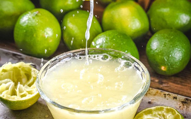 Người đàn ông tử vong sau khi uống chanh muối liều cao để "hạ huyết áp"