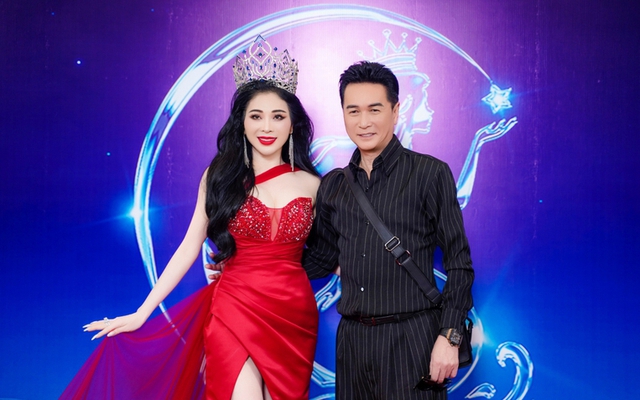 Ca sĩ Nguyễn Hưng tiết lộ tiêu chí chấm thi hoa hậu: "Phải đẹp toàn diện"