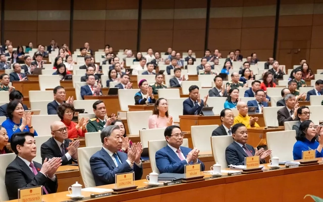 Quốc hội yêu cầu cải cách mạnh mẽ chế độ tiền lương