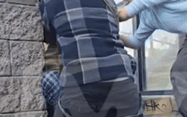 Clip sốc: Diễn viên D ngồi gục bất tỉnh trên phố sau khi sử dụng chất cấm, lời chia sẻ sau đó gây phẫn nộ