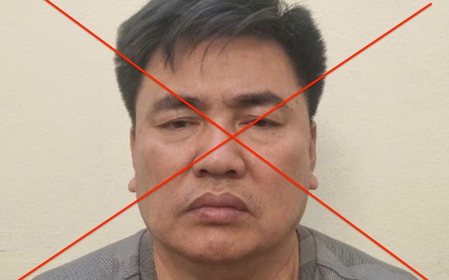 Xin bỏ qua vi phạm không được, tài xế đẩy CSGT vào đầu xe tải